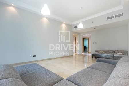 2 Bedroom Flat for Sale in Dubai Marina, Dubai - Lavishly Semi Furnished Unit with Study Room