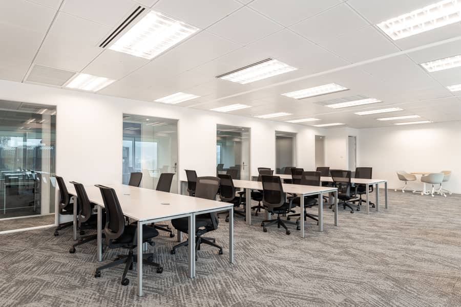 9 Regus_Central Plaza_634_WanChai_HongKong_LargeOffice. jpg