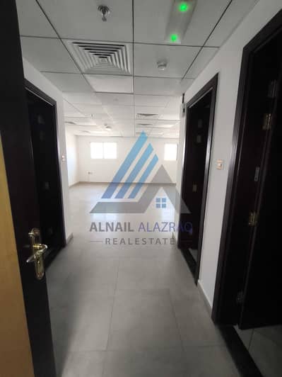 مکتب  للايجار في شارع الوحدة، الشارقة - 1000066569. jpg