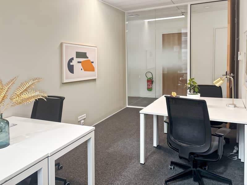 10 Regus_Paris, Rosa Parks_France_Centre 6638_Office 3. jpg