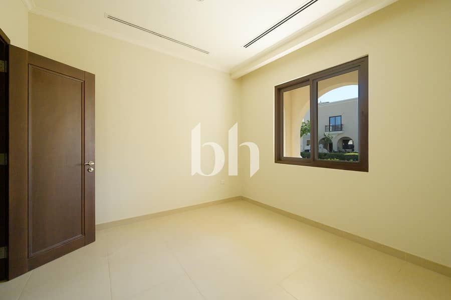 3 images image img