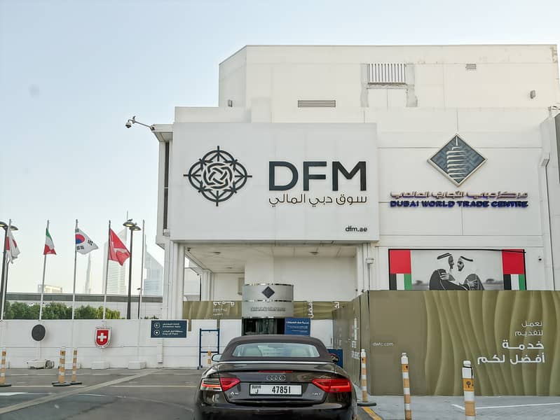 3 HQ_ Sheikh Rashid Tower_UAE_Centre 6379_Building Exterior. jpg
