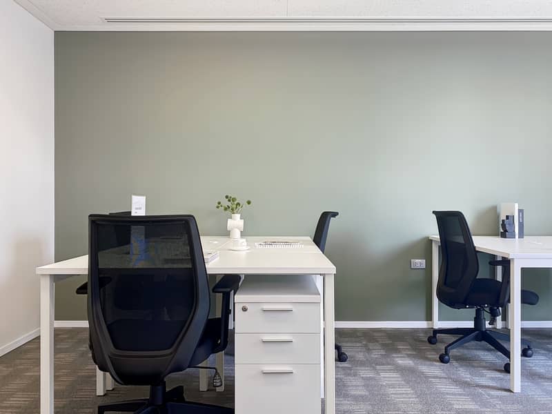 10 Regus_Somerset Thonglor_Thailand_Centre 6612_Office 4. jpg
