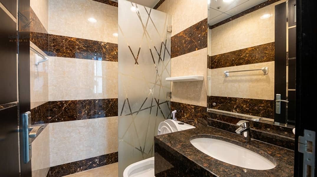 13 Enhancing_real_estate_listing_ph…_202608191953_4. jpeg