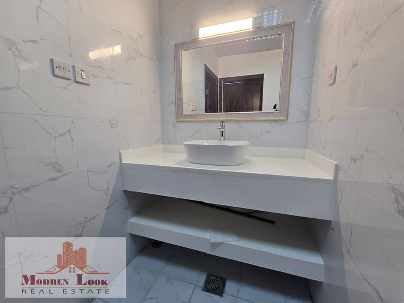 23 c61e44ff-515b-4467-b8f0-c662ce28f8e6. jpg