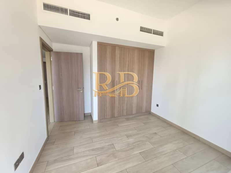 8 f3e225db-cc28-4061-8cd7-a112041bade4. jpg