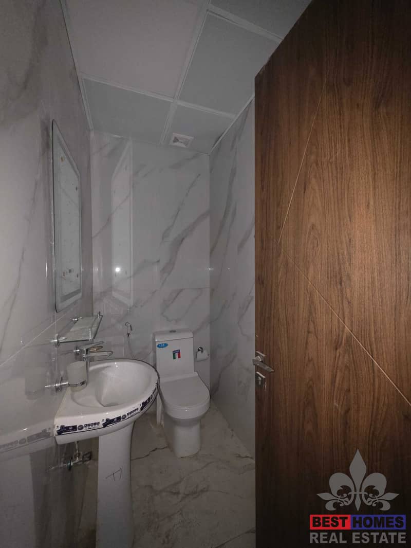 4 1000543961. jpg