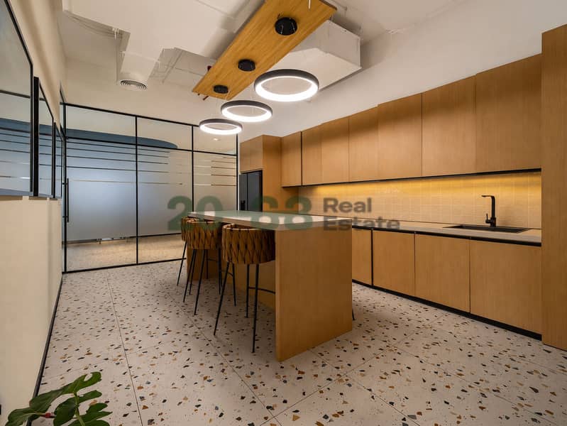 23 Office22. jpg