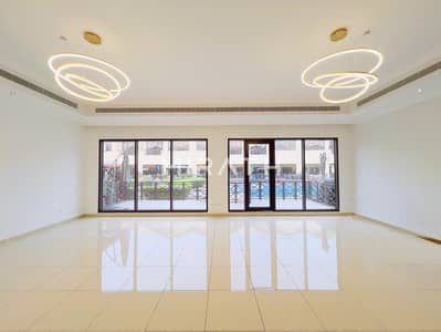 4 Slaapkamers Villa te Huur in Al Barsha, Dubai - e93a3b77-5ed8-4cf0-ac63-93431157f3cc. jpg 4 Slaapkamers Villa te Huur in Al Barsha, Dubai - e93a3b77-5ed8-4cf0-ac63-93431157f3cc. jpg