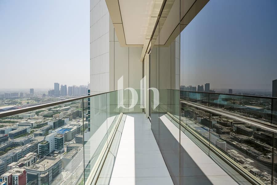 12 Image 0