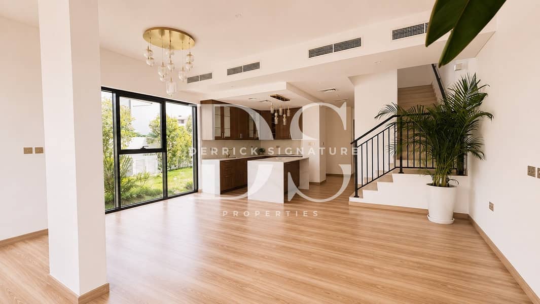 3 View into house. jpg