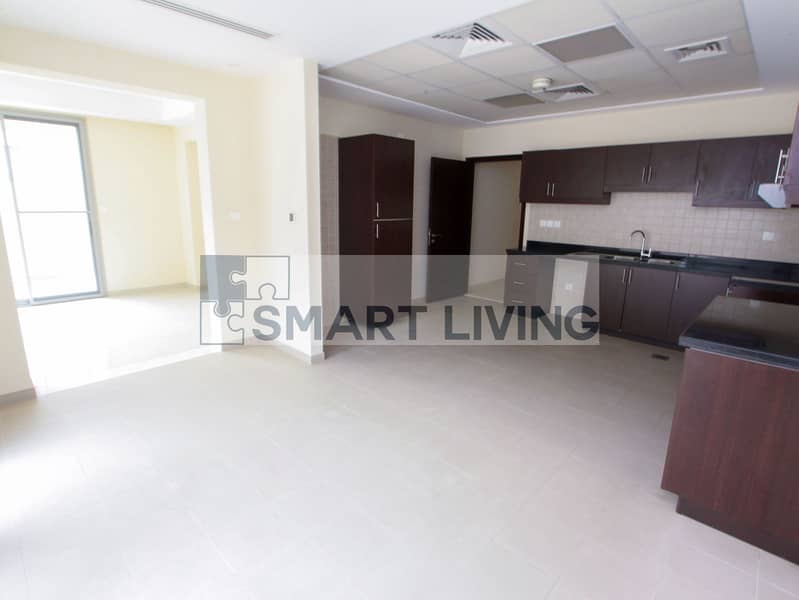 2 Marina_Atzert_Real_Estate_Dubai_Dubailand_DSO_Rent_Cedre_Villa_Open_Kitchen. jpg