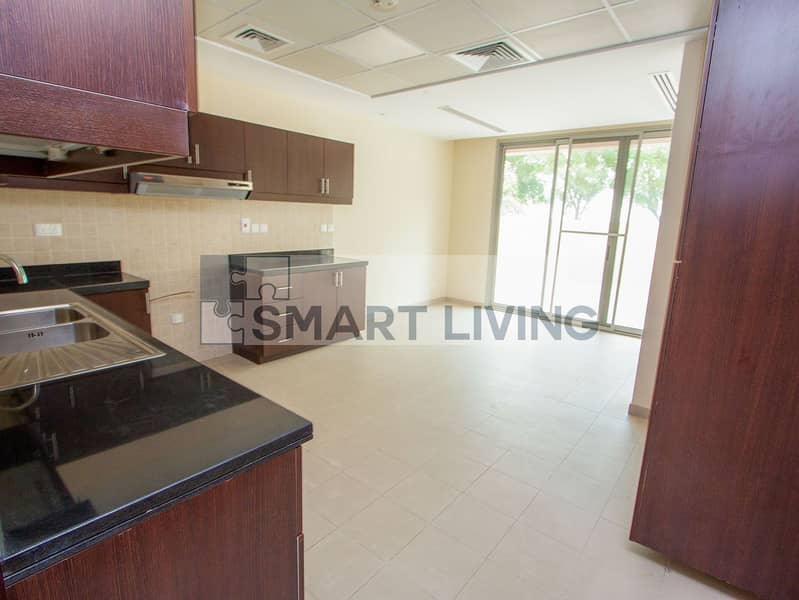 4 Marina_Atzert_Real_Estate_Dubai_Dubailand_DSO_Rent_Cedre_Villa_Kitchen. jpg