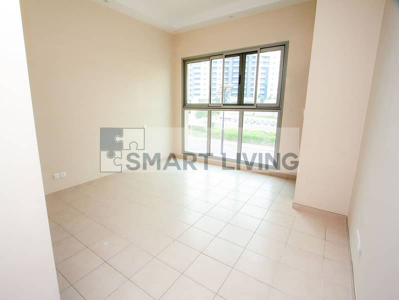 12 Marina_Atzert_Real_Estate_Dubai_Dubailand_DSO_Rent_Cedre_Villa_Bedroom. jpg