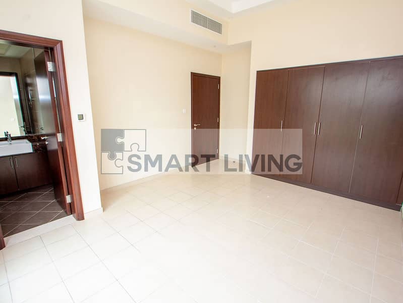 13 Marina_Atzert_Real_Estate_Dubai_Dubailand_DSO_Rent_Cedre_Villa_Ensuite_Bedroom. jpg
