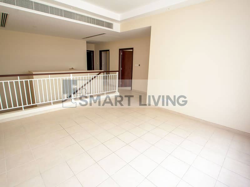 17 Marina_Atzert_Real_Estate_Dubai_Dubailand_DSO_Rent_Cedre_Villa_Landing_Area. jpg