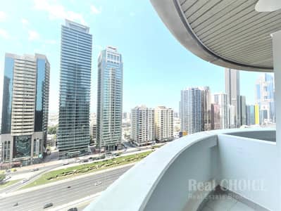 شقة 1 غرفة نوم للايجار في شارع الشيخ زايد، دبي - شقة في سكاي تاور،شارع الشيخ زايد 1 غرفة 70000 درهم - 16368586