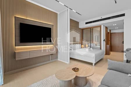 Studio for Rent in Business Bay, Dubai - Full Canal View | Furnished | Private Jacuzzi