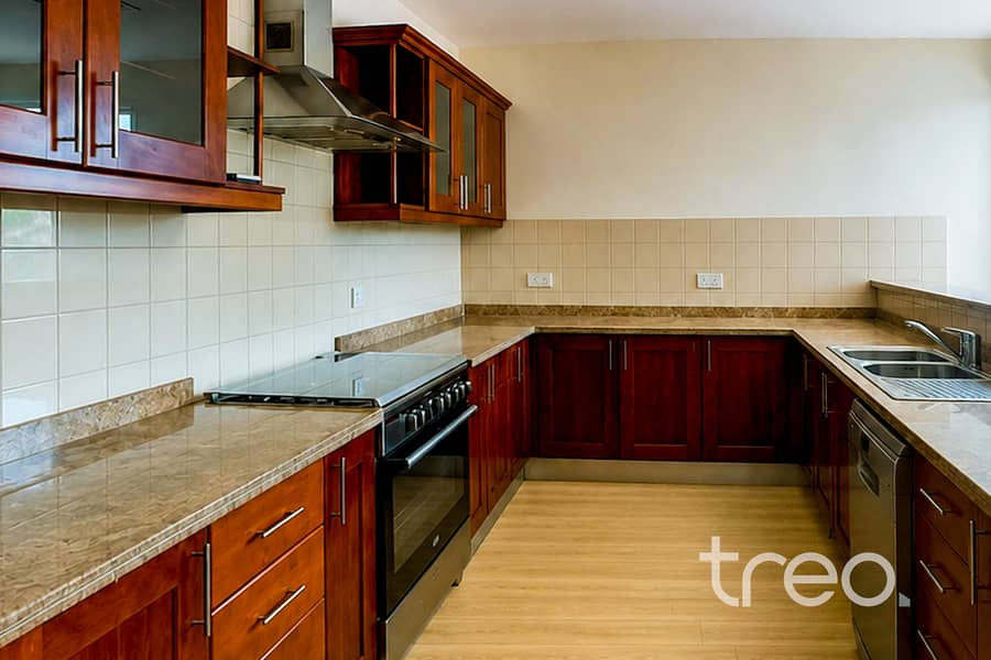 11 Kitchen. jpg