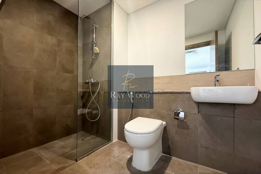10 10-Photoroom. jpg
