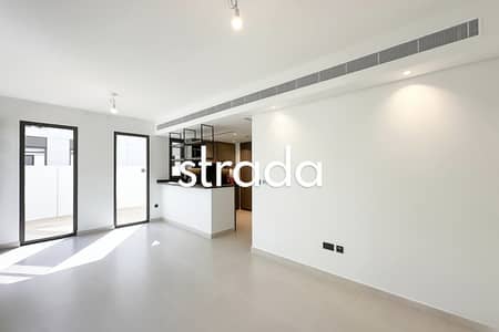 4 Bedroom Townhouse for Rent in Tilal Al Ghaf, Dubai - Pool & Park Facing | Landscaped | Well Maintained 4 Bedroom Townhouse for Rent in Tilal Al Ghaf, Dubai - Pool & Park Facing | Landscaped | Well Maintained