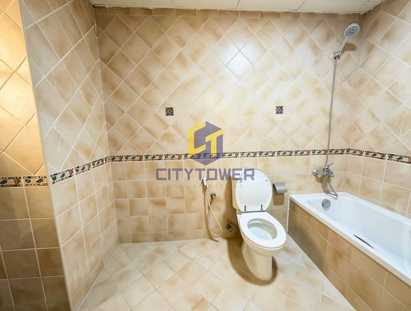 12 Al-Qusais-SMJ-2-Office-Sapce-Washroom. jpg