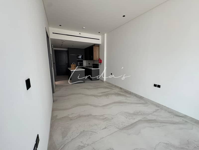 4 images image img