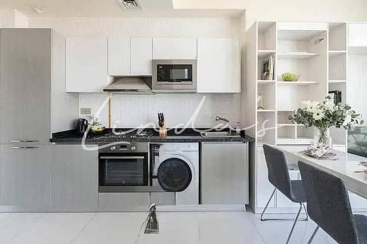 3 images image img