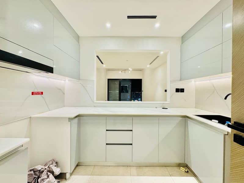 4 c8fe2974-4d74-41a2-a22a-154bd72ae37a. jpg