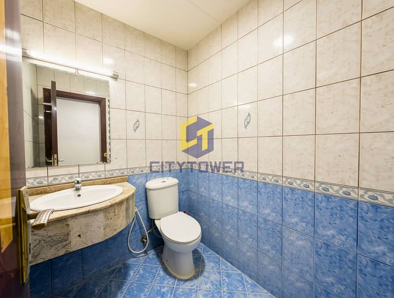 7 Al-Qusais-SMJ-2-Office-Sapce-CleanWashroom. jpg