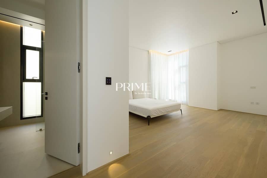 11 Image 0