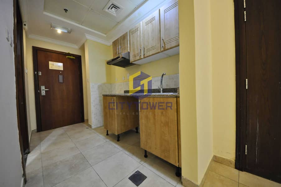 5 Deira-Al-Rigga-Studio-Apartment-Open-Kitchen. jpg