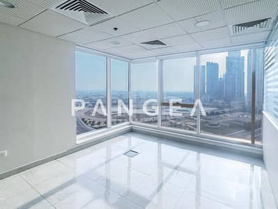 Office for Rent in Business Bay, Dubai - Corner Unit | Partitioned | Open View