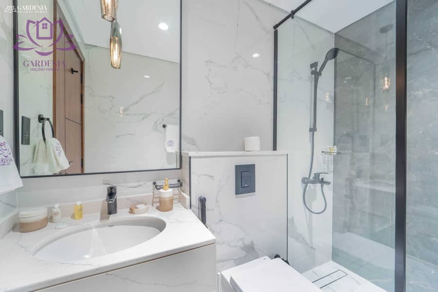 12 Bath 1 1. jpg
