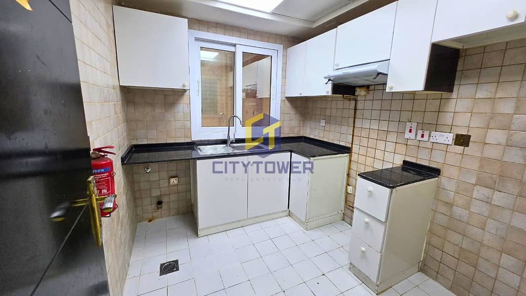5 Bur-Dubai-Al-Hamriya-Burjuman-Large-Kitchen-Area. jpg