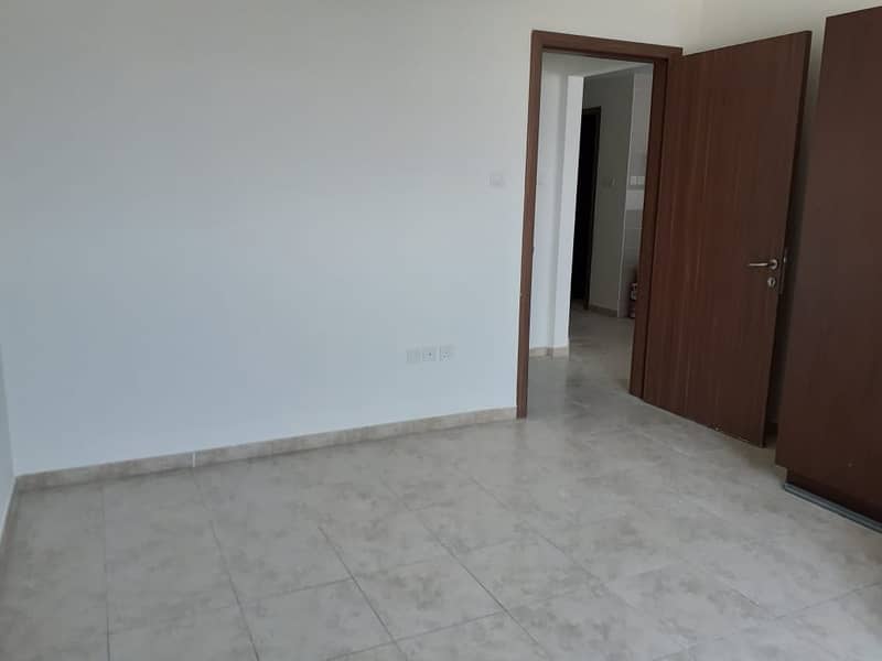 SPACIOUS 2 BEDROOM WITH BALCONY FOR RENT IN JVT