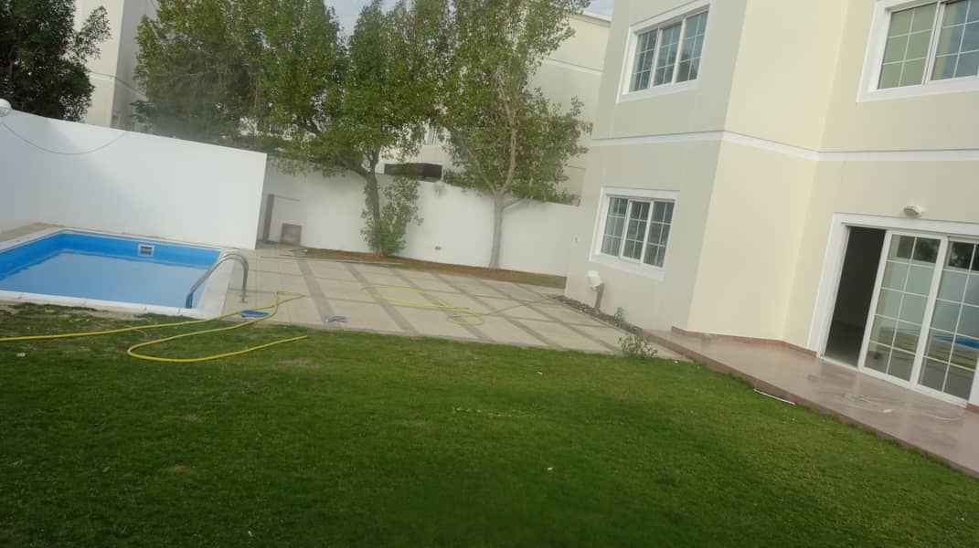 Spacious 6 Bedroom plus maid villa with pvt pool in Jumeirah 1 Spacious 6 Bedroom plus maid villa with pvt pool in Jumeirah 1