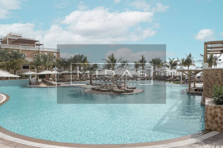16 28 Outdoor Swimming Pool. jpg