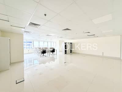 Office for Rent in Jumeirah Lake Towers (JLT), Dubai - Corner Unit | Open Space Office | Semi-Furnished
