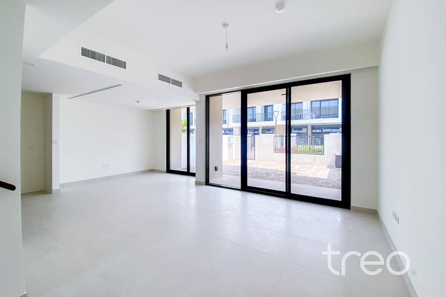4 213 Maha, Town Square - 9. jpg