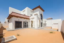 Brand New Home Middle Unit | Double Row 5BR Villa