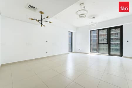 1 Bedroom Apartment for Sale in Downtown Dubai, Dubai - Largest In The Building | Vacant | Mid Floor 1 Bedroom Apartment for Sale in Downtown Dubai, Dubai - Largest In The Building | Vacant | Mid Floor