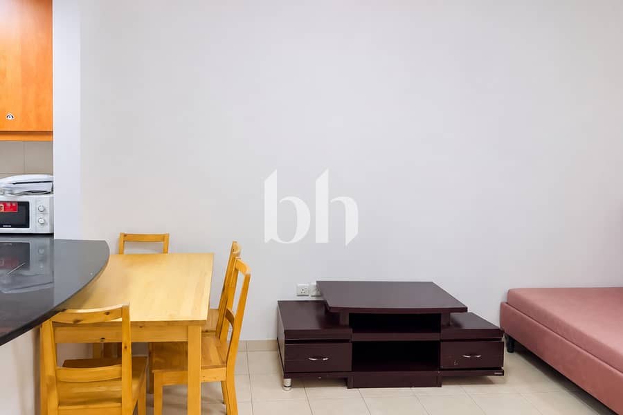 3 images image img