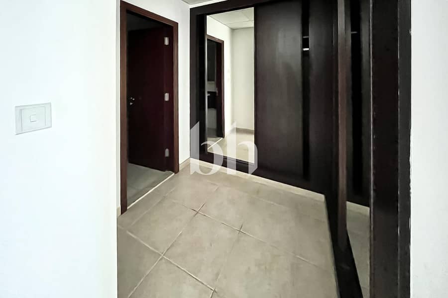 4 Image 0