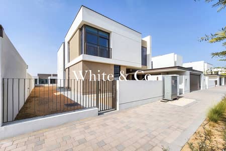 4 Bedroom Villa for Sale in Al Furjan, Dubai - Large Plot | Vacant Now | Close to Pool