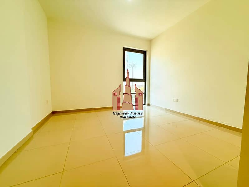 8 b943a3d8-4559-4df0-a18c-1b0ccf30db52. jpg