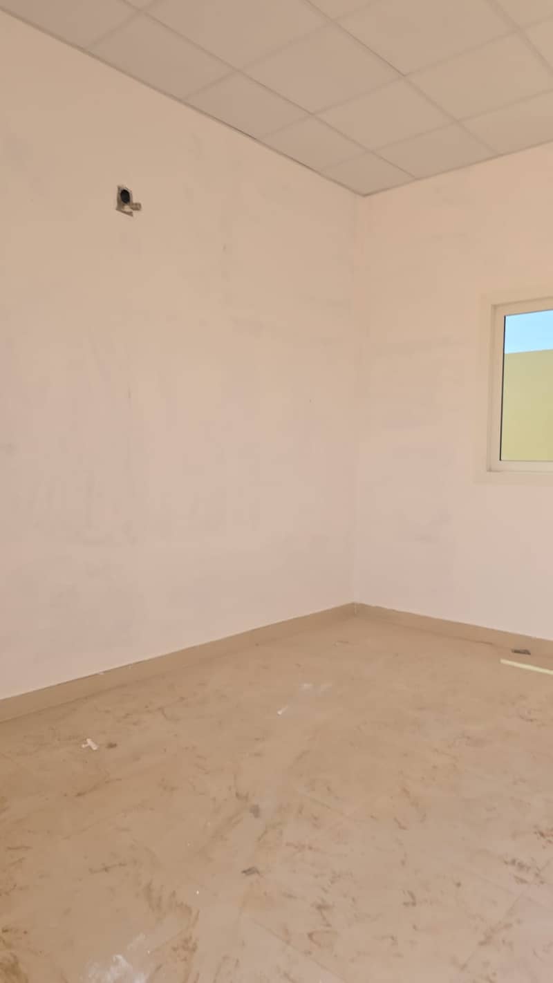 7 10000 sqft land abdulla yousif No Power (13). jpeg