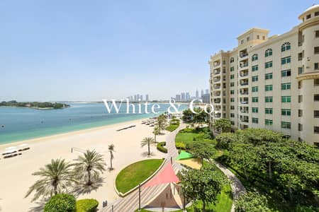 1 Bedroom Flat for Rent in Palm Jumeirah, Dubai - Full Sea View | Beach Access | Unfurnished 1 Bedroom Flat for Rent in Palm Jumeirah, Dubai - Full Sea View | Beach Access | Unfurnished