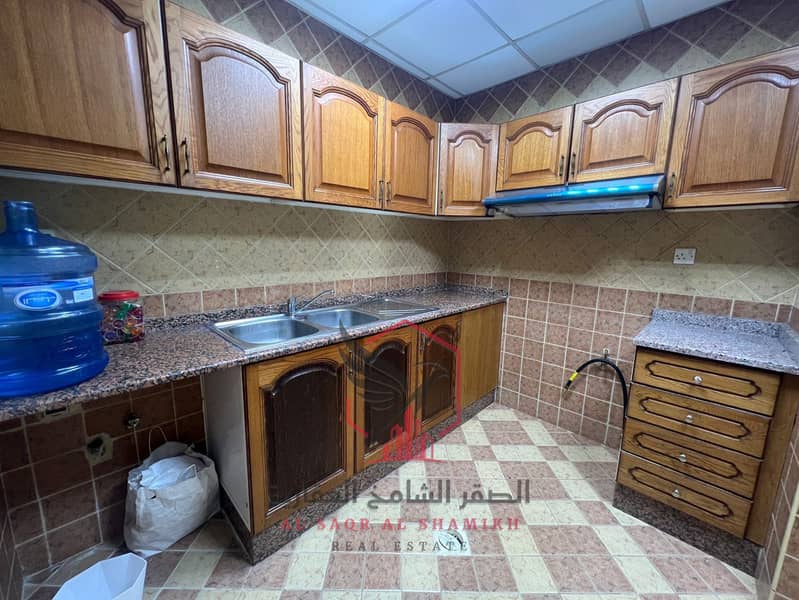 10 90b5baa4-23e5-4a85-8d5e-f8610445d6db. jpg