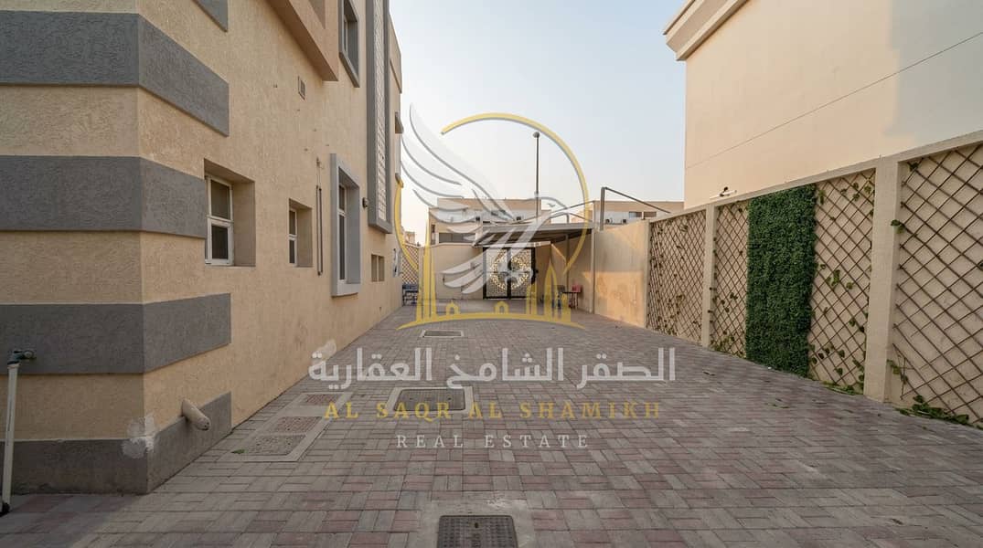 4 Enhancing_real_estate_listing_ph…_202609030141 (1). jpeg